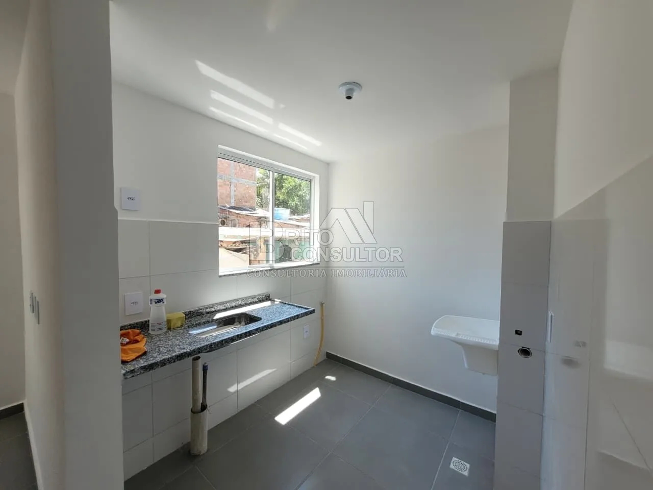 Imagem Vendo Apartamento com 2 Quartos, Varanda e Vaga em Laranjal, São Gonçalo/RJ