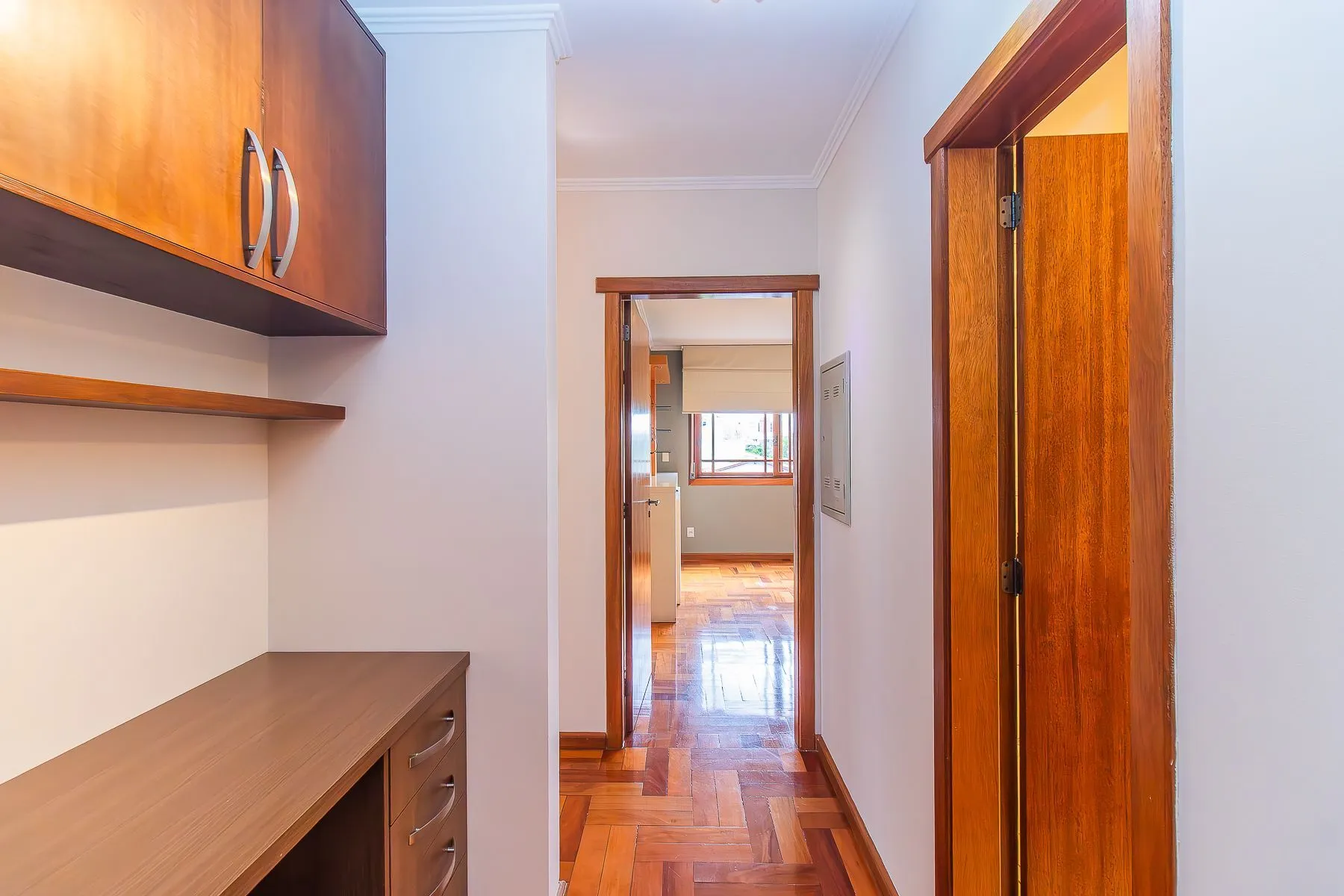 Imagem Apartamento semi mobiliado, impecável, com 126m² privativo.