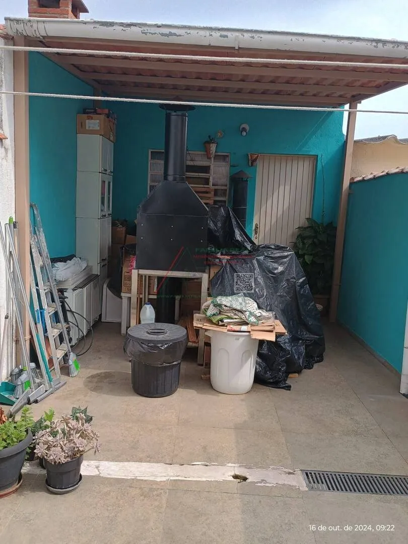 Imagem Sobrado à Venda, no jardim Itapemirim, Centro de Itaquera, com 03 Dormitórios, 01 Vaga de Garagem. com Edícula e quintal nos fundos.