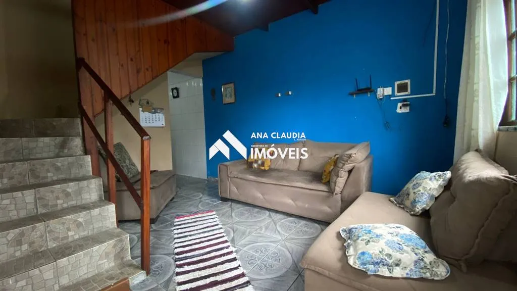 Imagem Casa a venda em Mongaguá litoral de São Paulo, ótima localização próxima a comércios da região casa de praia com jeitinho de interior.