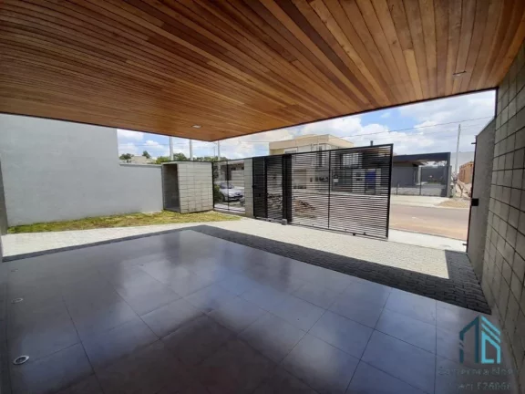 Imagem Casa térrea com terreno amplo, 03 suítes, 03 vagas em São José dos Pinhais PR
