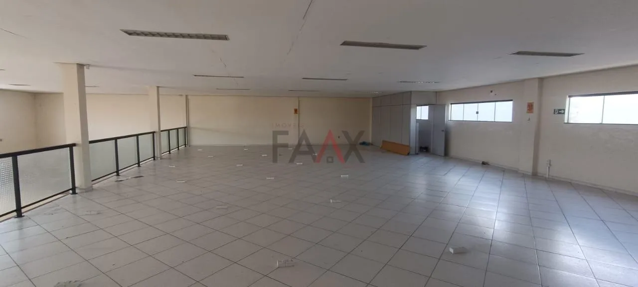 Imagem Sala Comercial 900m para Alugar em São Cristóvão com Estacionamento