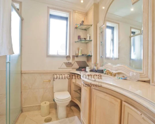 Imagem Luxuos­ssimo apartamento de 500m² em Higienopolis!