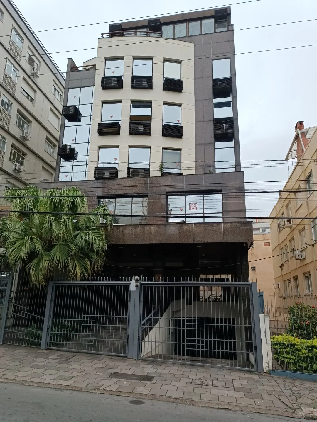 Imagem Sala comercial à venda em Porto Alegre, Menino Deus, 35.75m2