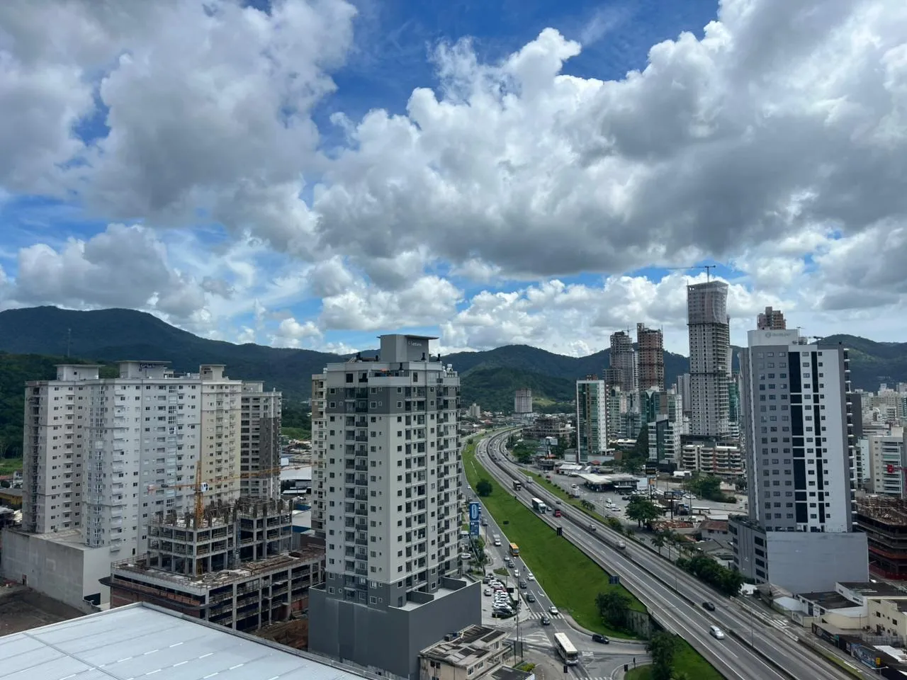 Imagem Apartamento com vista para o mar à venda com 59.5m2 por R$ 850.000,00