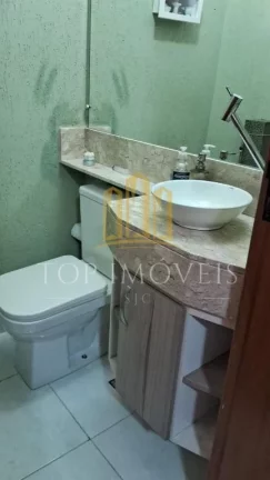Imagem Linda Casa em Condomínio Fechado com Lazer Completo! Você e sua família merecem viver com conforto, segurança e qualidade de vida! Apresentamos esta charmosa casa de 3 dormitórios, localizada em um dos melhores condomínios da região!