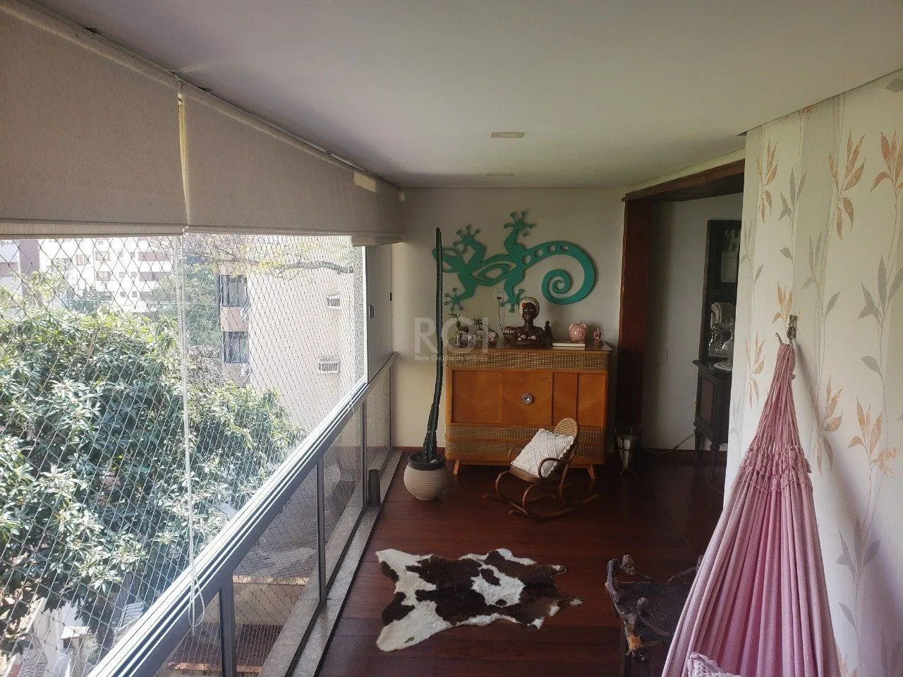 Imagem Cobertura para Venda - 296m², 3 dormitórios, sendo 1 suites, 3 vagas - Petrópolis