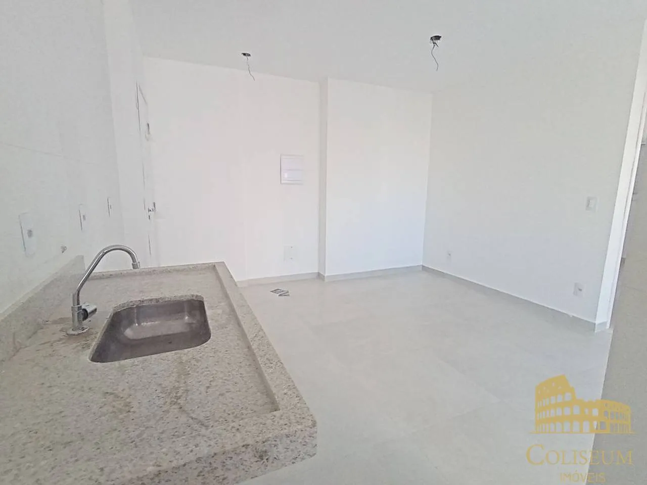 Imagem Apartamento com 2 dormitórios para alugar, 61 m² por R$ 3.300/mês - Guilhermina - Praia Grande/SP
