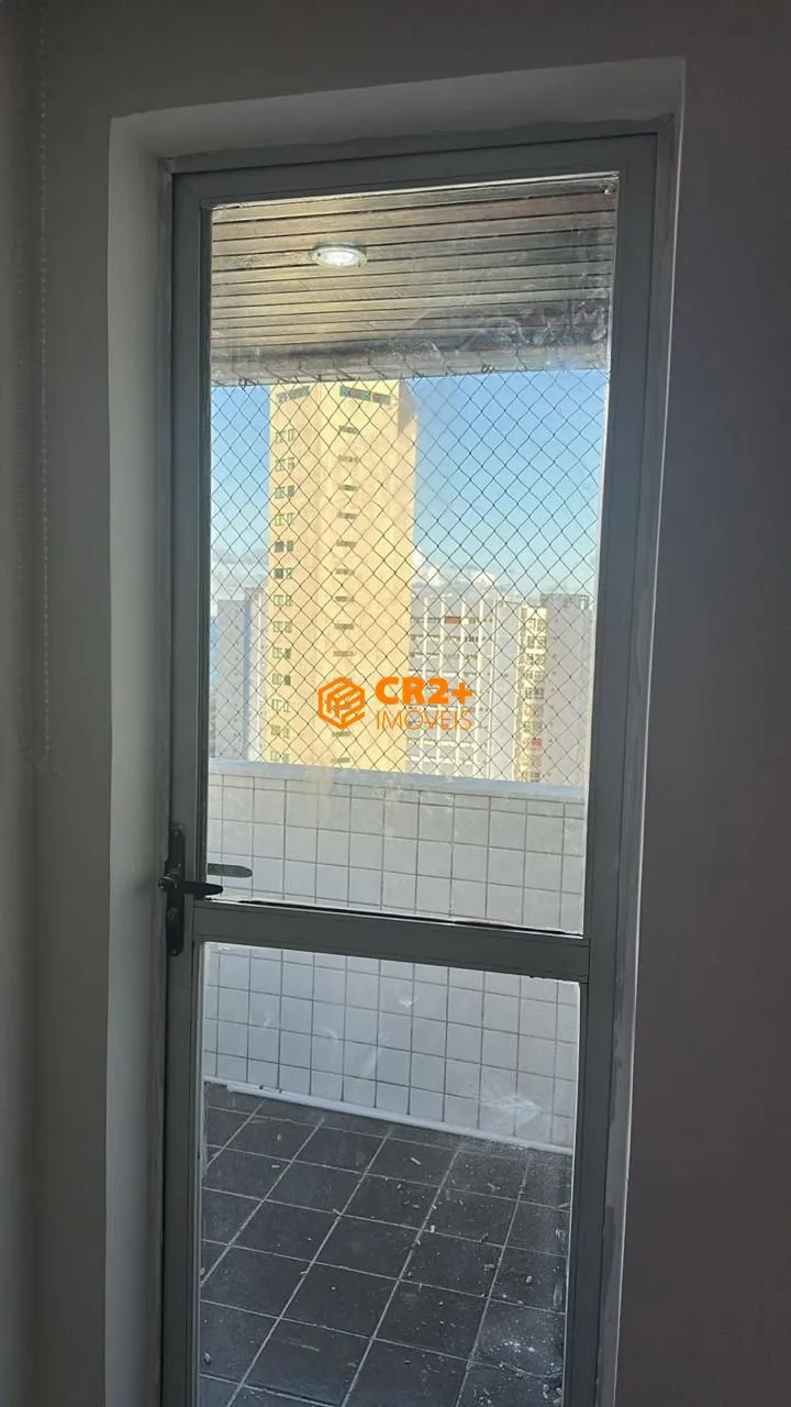 Imagem Vendo/Alugo Cobertura Triplex 382m² com 5 Quartos sendo 2 Suítes, NA JEQUITINHON
