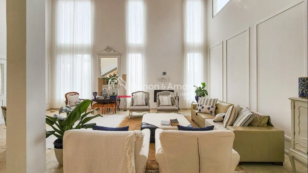Imagem "Exclusiva Casa de Alto Padrão no Residencial Moinho de Vento - Valinhos/SP com Vista Deslumbrante"
