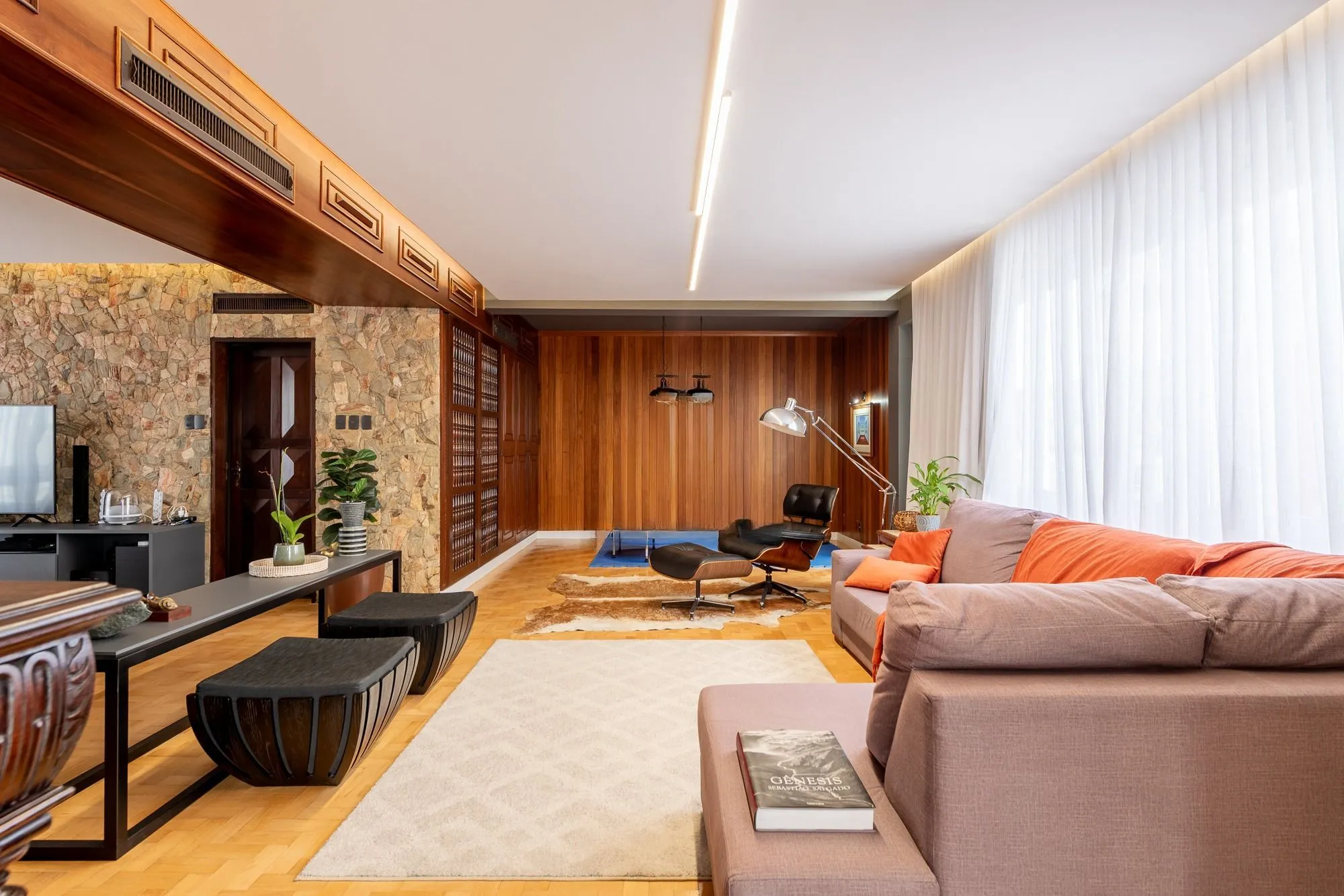 Imagem Apartamento com 295m² e 3 dormitórios, 1 suíte, 2 vagas individuais, no bairro Independência
