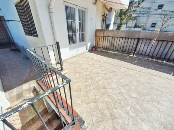 Imagem Casa de 2 dormitórios, 1 sala, 2 banheiros, 1 garagem, com 90m² em Rudge Ramos, São Bernardo do Campo