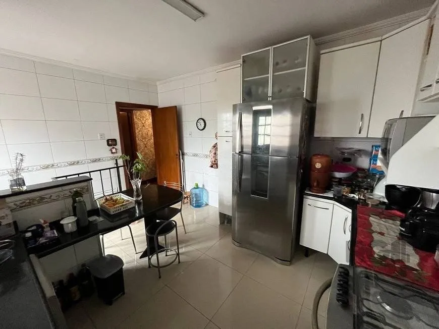 Imagem Casa de 200m², bairro Rubem Berta