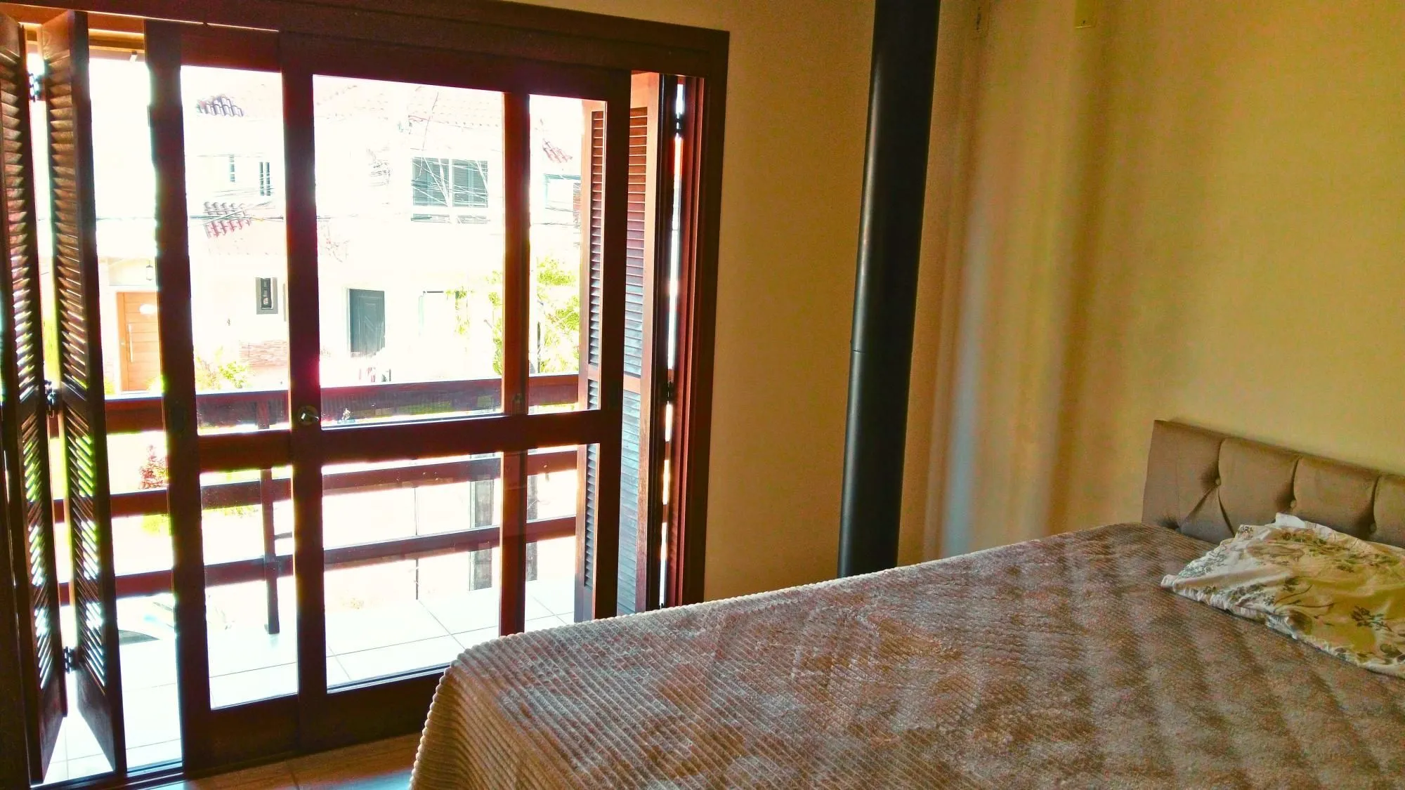 Imagem Casa aconchegante com 3 dormitórios, piscina e lareira