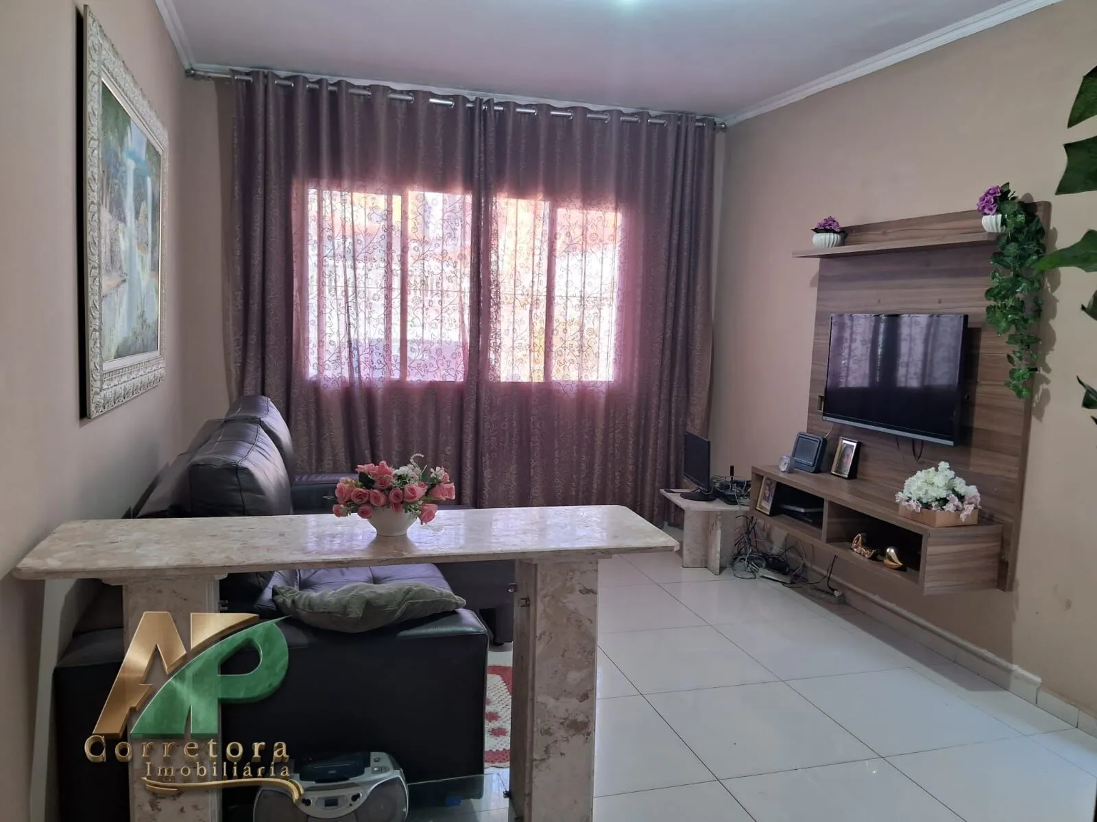 Imagem Sobrado à Venda em Taboão da Serra | 2 Dormitórios (1 Suíte) R$ 800 mil