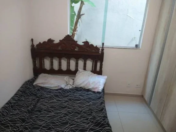 Imagem Excelente apartamento com área privativa em formato de 'U" com árvores.....