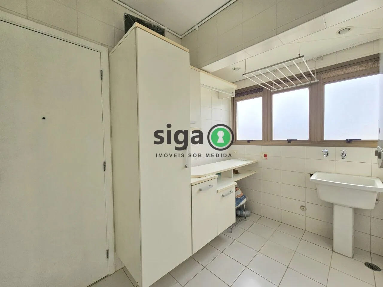 Imagem Apartamento 147 metros 3 suítes 3 vagas e depósito com localização estratégica no Campo Belo