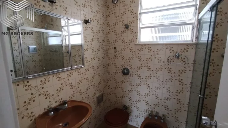 Imagem Imóvel Exclusivo na Tijuca: Apartamento com 4 Quartos, 2 Suítes, 3 Salas, 4 Vagas de Garagem e 160m² - Rio de Janeiro-RJ