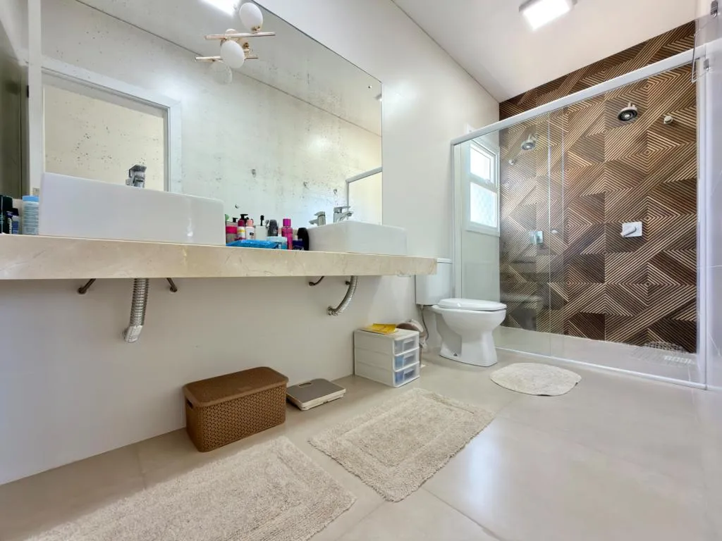 Imagem Casa em Condominio 4 Dormitórios - Bairro --