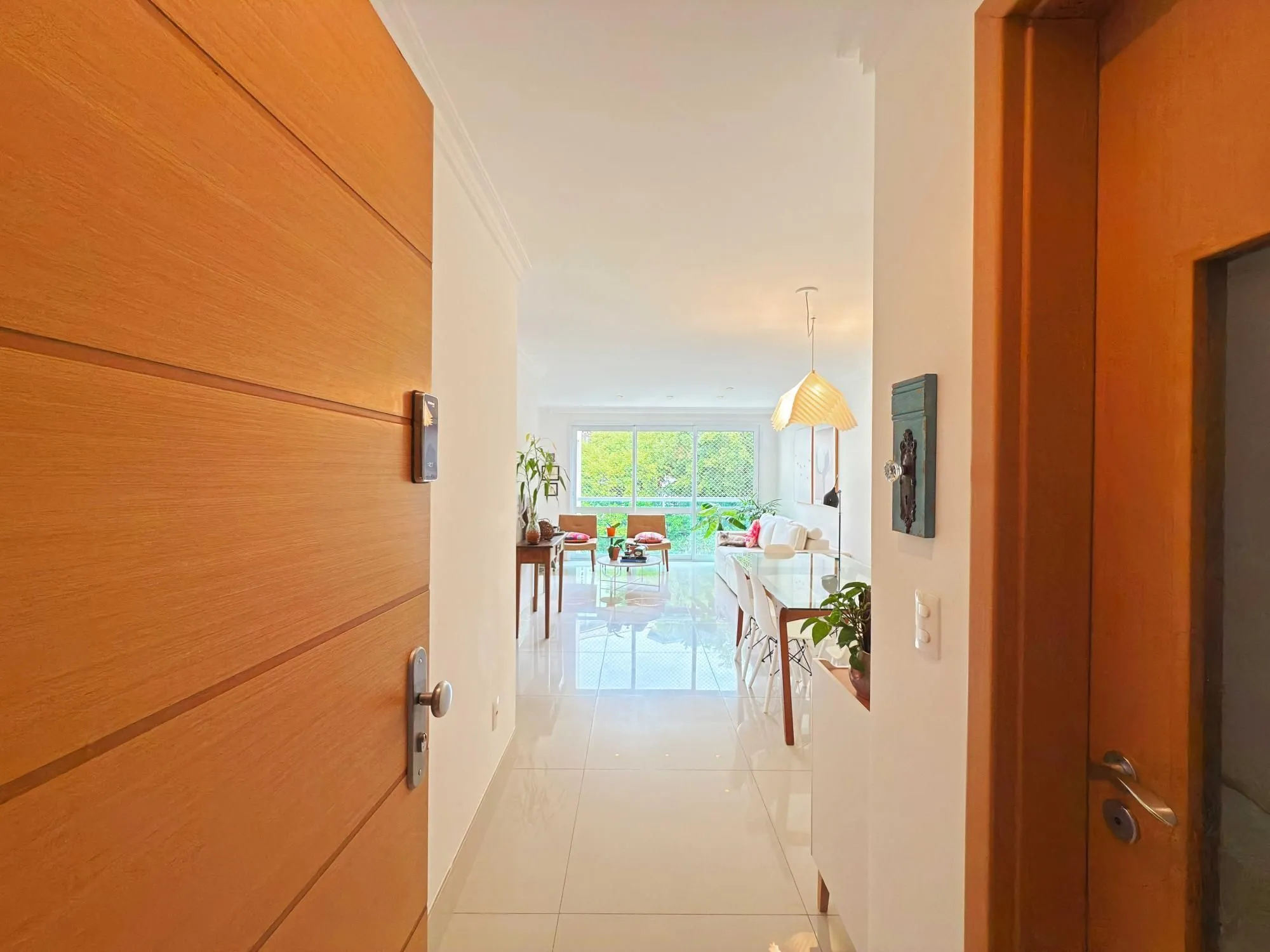 Imagem Apartamento a venda semi-mobiliado com dois dormitórios no bairro São João/PoA