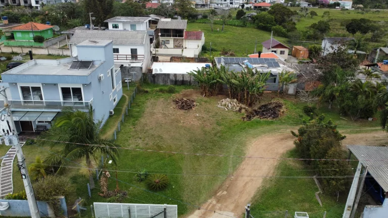 Imagem Oportunidade Única: Terreno de 396m² à venda no Ambrósio, Garopaba-SC ? Escritura Pública!