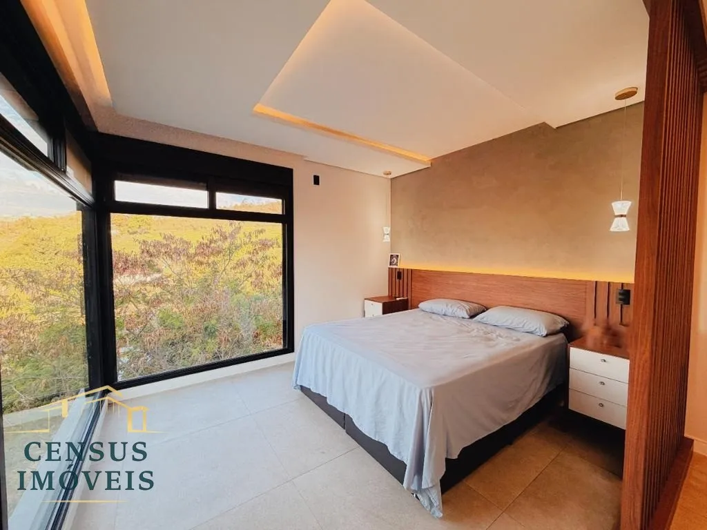 Foto do imóvel: Casa de luxo em condomínio no Mont' Alcino em Valinhos-SP: 3 quartos, 3 suítes, 3 salas, 1 banheiro, 6 vagas e 350m². em Condomínio Mont´Alcino