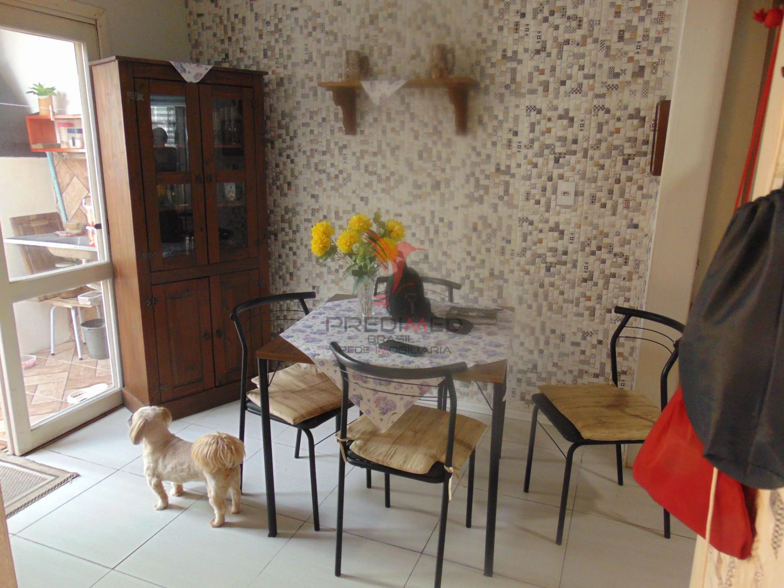 Imagem EXCELENTE CASA, NADA PARA REFORMAR, É SÓ SE MUDAR. No centro de Pelotas
