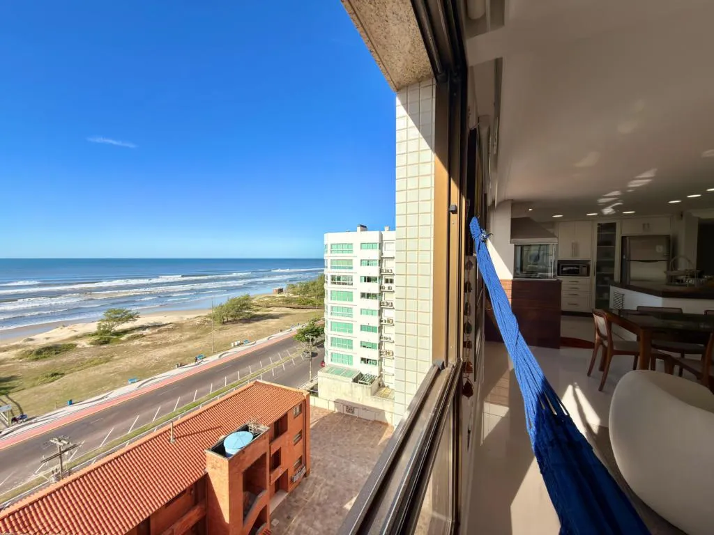 Imagem Apartamento 4Dormitórios dependência - Bairro Navegantes