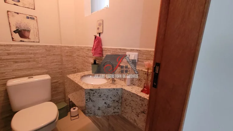 Imagem Sobrado Triplex à venda em Santo Inácio, Curitiba/PR.