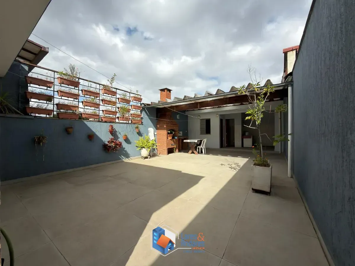 Foto do imóvel Casa para venda em Vila Mazzei com 3 quartos, sendo 1 suíte, 177m² em Rua Jorge Fuchs