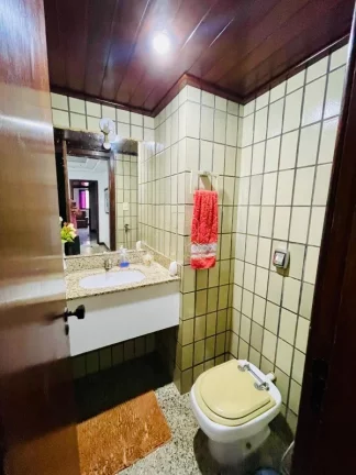 Imagem Apartamento bem localizado e amplo com três quartos a venda na Pituba
