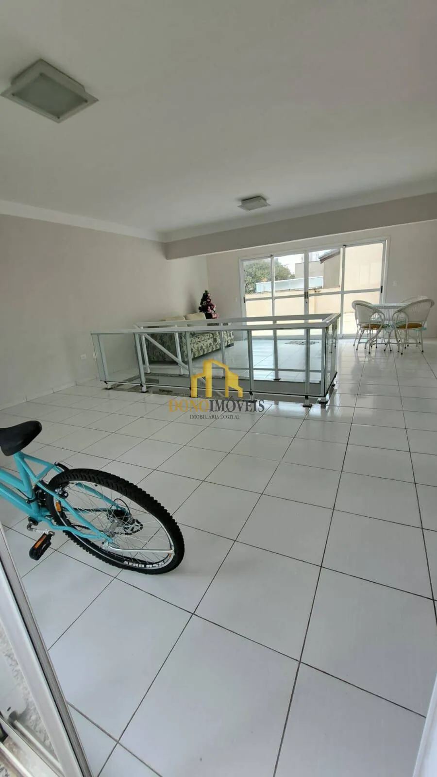 Imagem Cobertura à venda com 333 m², 3 dormitórios e 3 vagas, Rudge Ramos - SBC