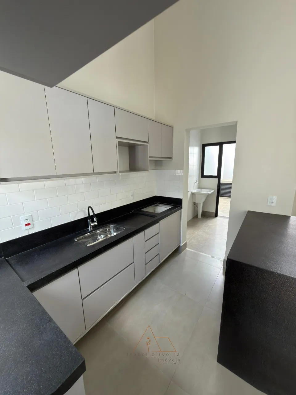 Foto do imóvel: Casa a venda em condomínio Villagio Moutonnee Salto-SP: 3 quartos, 1 suíte, 1 sala, 2 banheiros, 2 vagas de garagem, 104,00 m² de área.