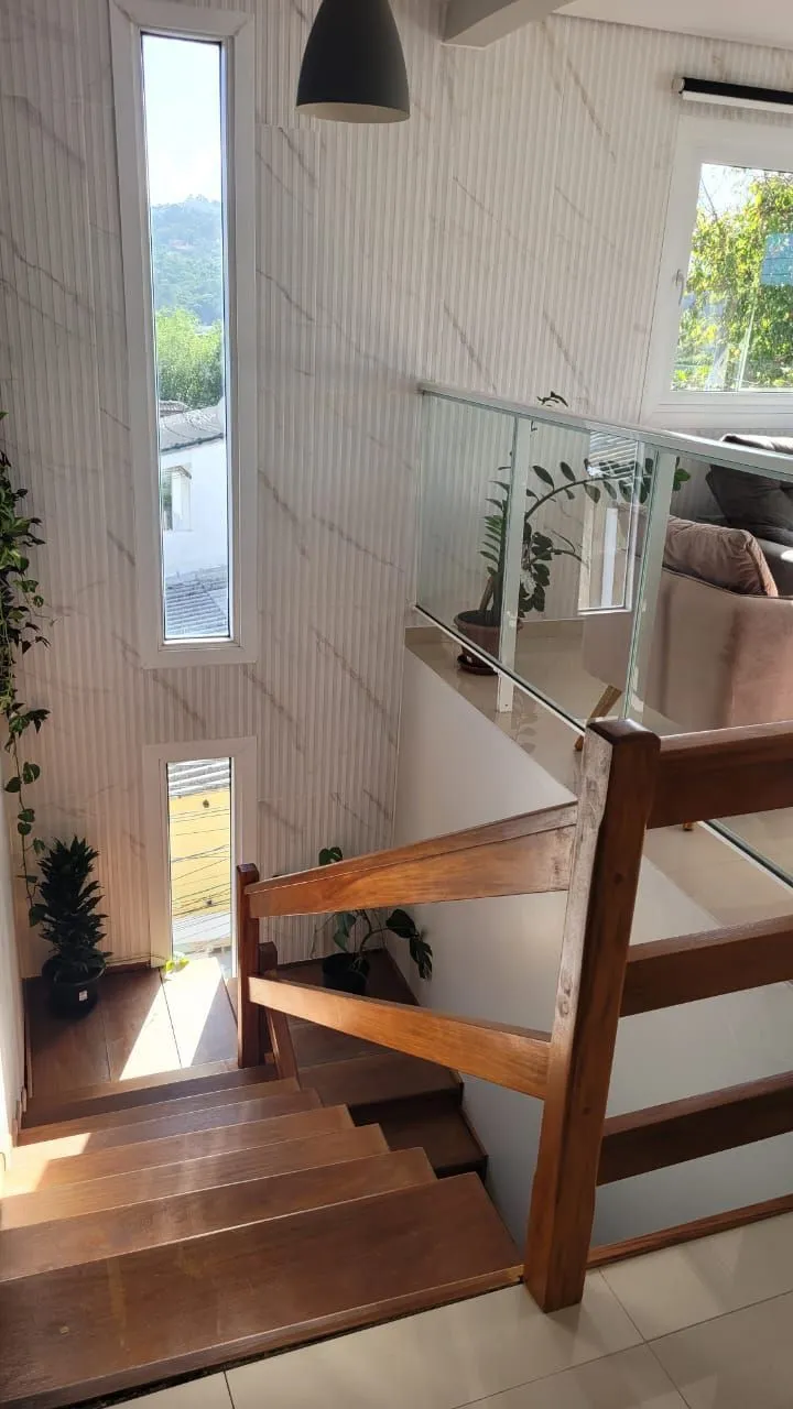 Imagem Sobrado de Alto Padrão na Vila Nova - 3 Dormitórios e 170 m² de Conforto e Estilo!