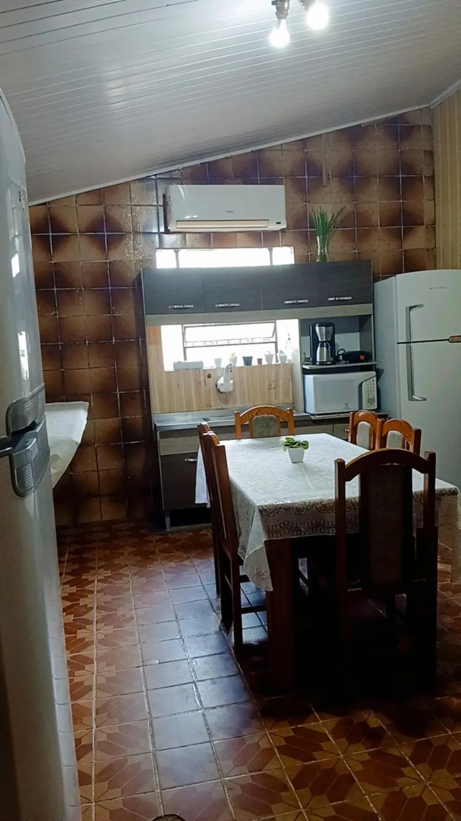 Imagem Terreno á venda no Jardim Krahe - Com duas casas no pátio!