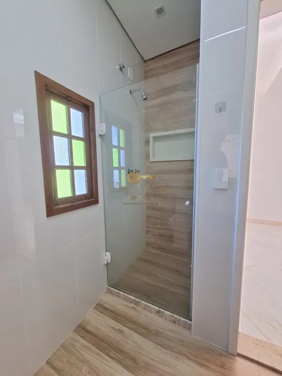 Imagem Casa em Condomínio para Venda em Teresópolis / RJ no bairro Iucas