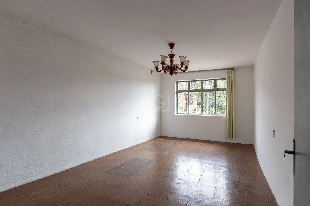 Imagem Casa para Venda - 220m², 3 dormitórios, sendo 2 suites, 2 vagas - Coronel Aparício Borges