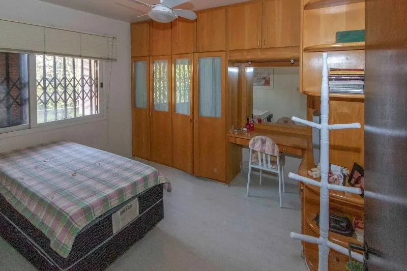 Imagem Casa para Venda - 420m², 5 dormitórios, sendo 2 suites, 6 vagas - Nonoai