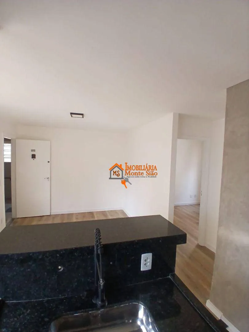 Imagem Apartamento com 2 dormitórios à venda, 45 m² por R$ 240.000,00 - Água Chata - Guarulhos/SP