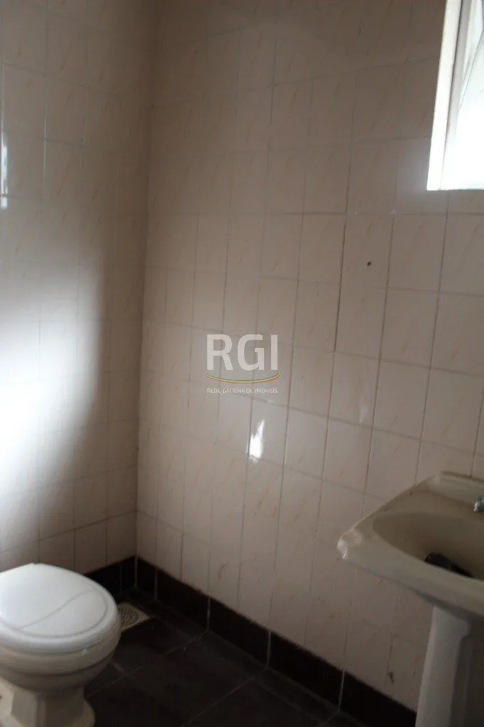 Imagem BAIXO - DUAS CASA NO MESMO PÁTIO NA PRAÇA SIMÕES LOPES NETO - ACEITA PARTE DE PAGAMENTO EM IMÓVEL NO LITORAL- SOB CONSULTA
