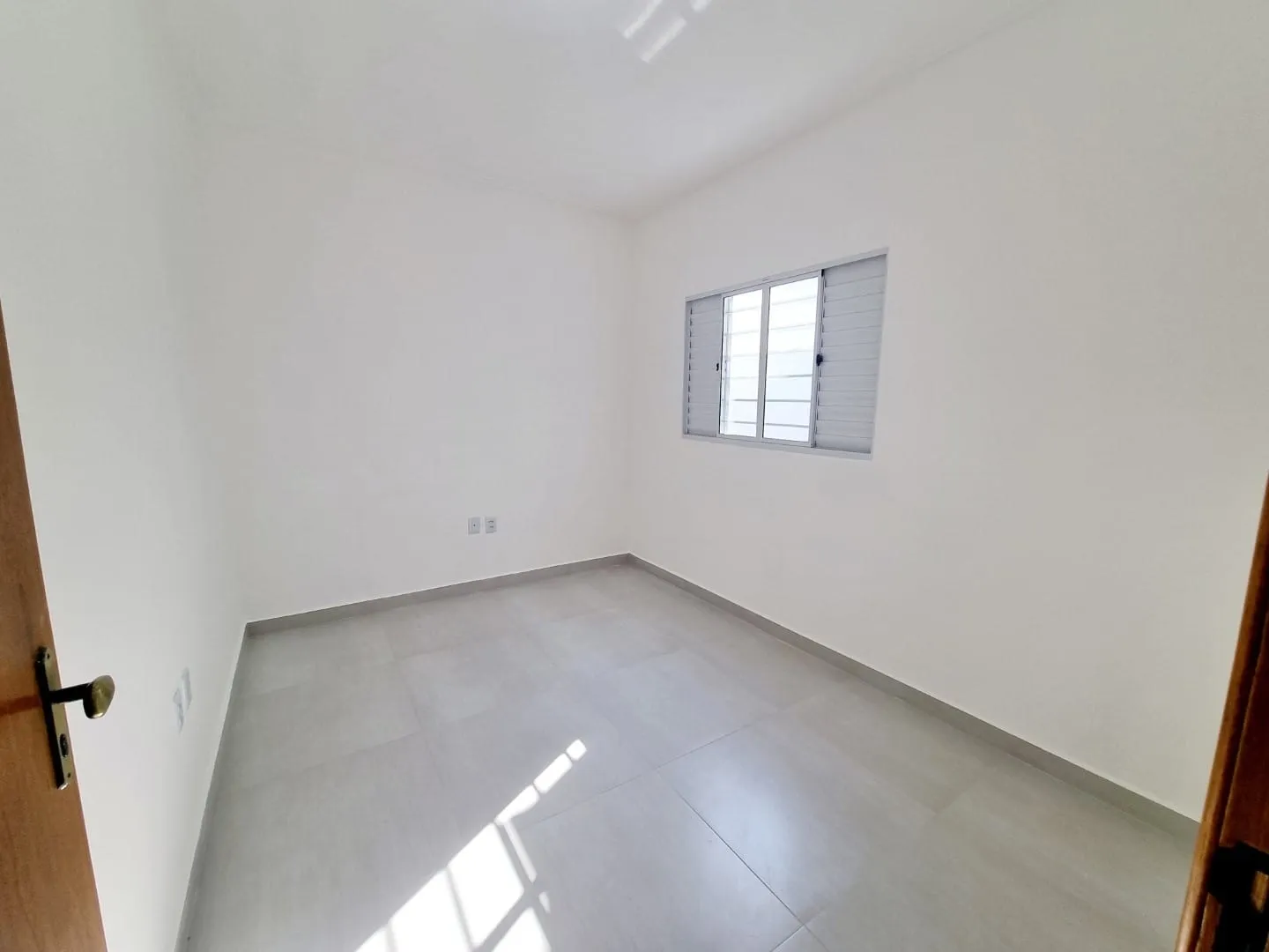 Imagem Casa à venda 3 Quartos, 1 Suite, 2 Vagas, Crispim, Pindamonhangaba - SP