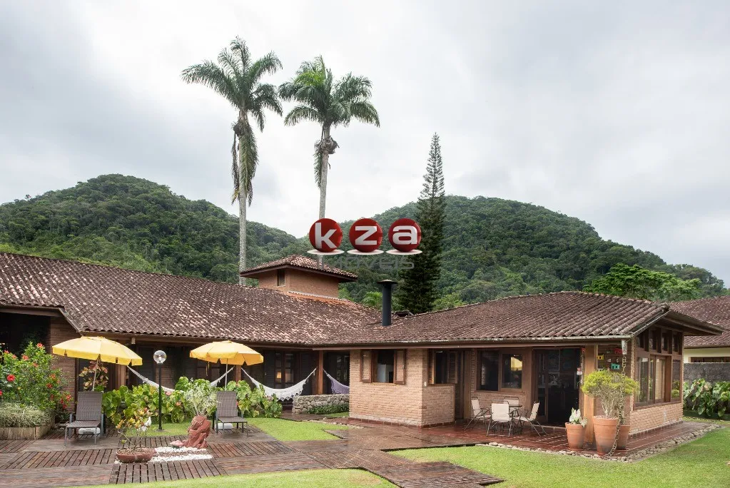 Foto do imóvel Casa de luxo a venda em Ubatuba, Praia Dura, frente para o mar. 6 suítes, 3 salas, 8 banheiros, 11 vagas, área gourmet592 m².