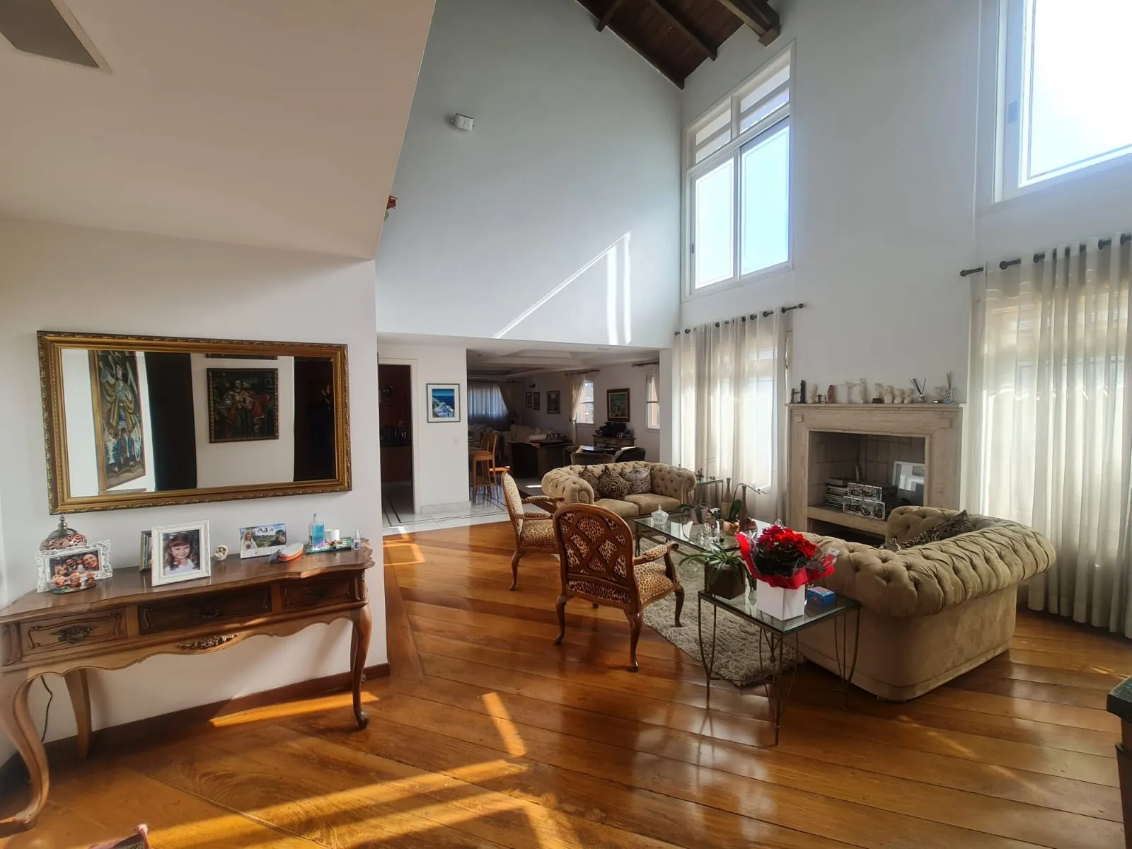 Imagem Casa em condomínio à venda no Alphaville 1 com 4 suítes, 665m².