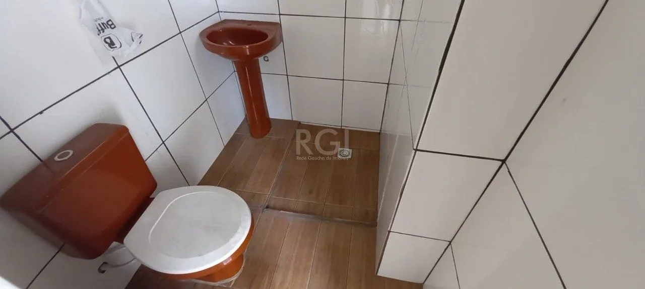Imagem Sobrado para Venda - 110m², 4 dormitórios, sendo 1 suites, 2 vagas - Floresta