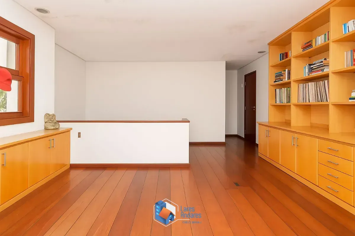 Imagem Sobrado para venda em Vila Ida com 4 quartos, sendo 4 suítes, 426m²