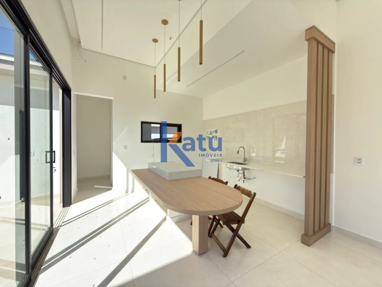 Imagem CASA À VENDA NO CONDOMÍNIO RESERVA ERMIDA - JUNDIAÍ/SP

O imóvel possui 147 m² de área constru...