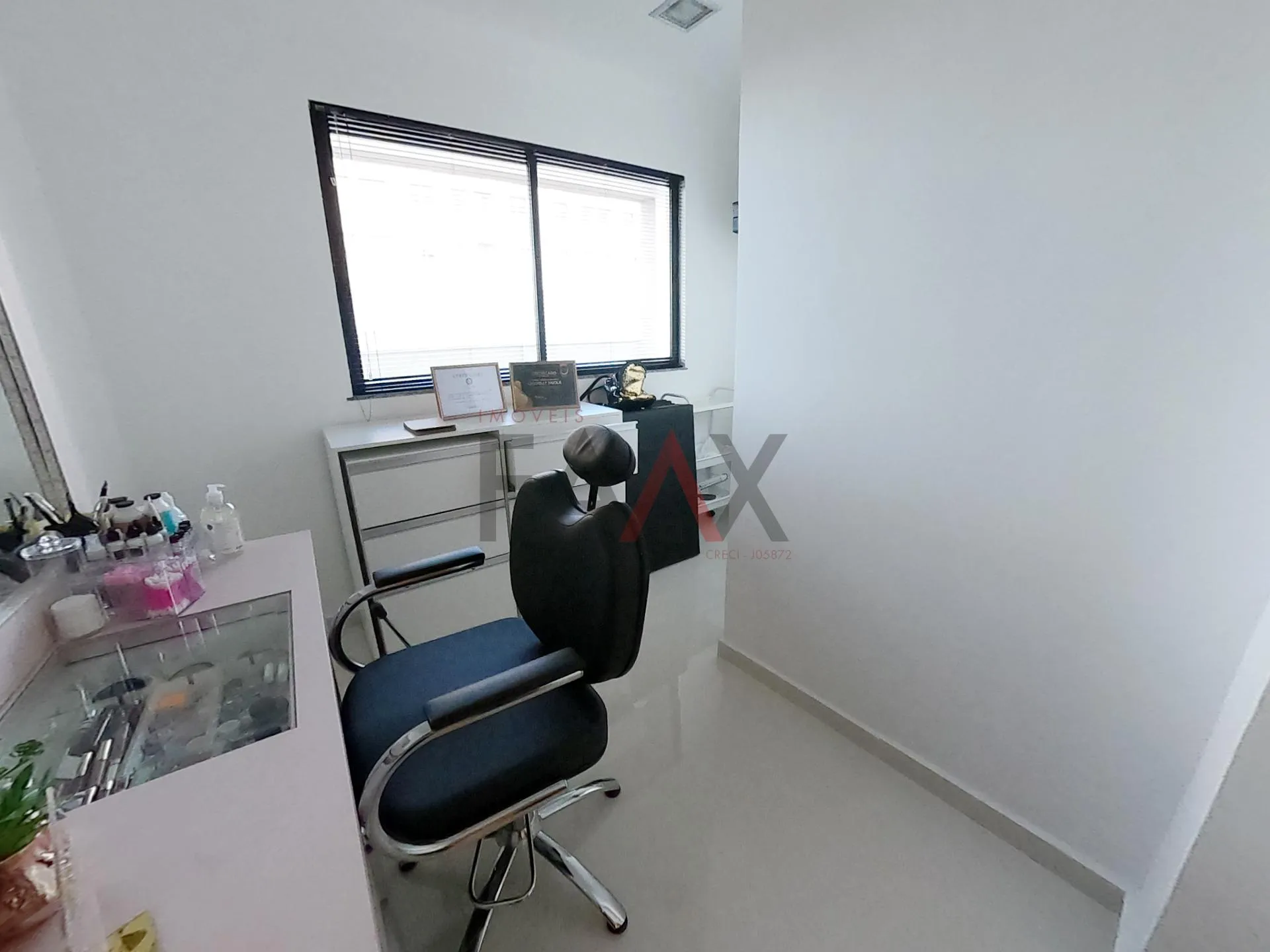Imagem Sala Comercial no centro próximo do Hospital Santa Tereza e de Igrejas e comerci