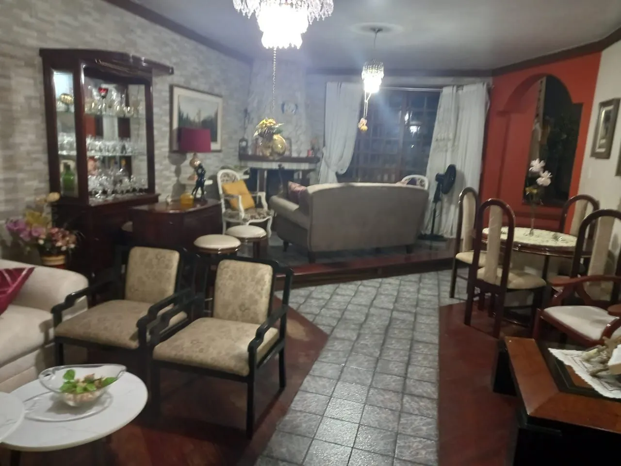 Imagem Excelente casa localzada ma Rua Santo Camaratto com 4 D e 1 suite