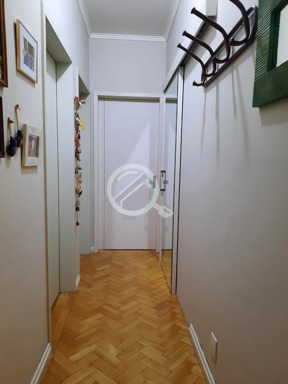 Imagem Apartamento impecável, com móveis sob medida! Amplo living para 2 ambientes, janelas com vista. Ap...