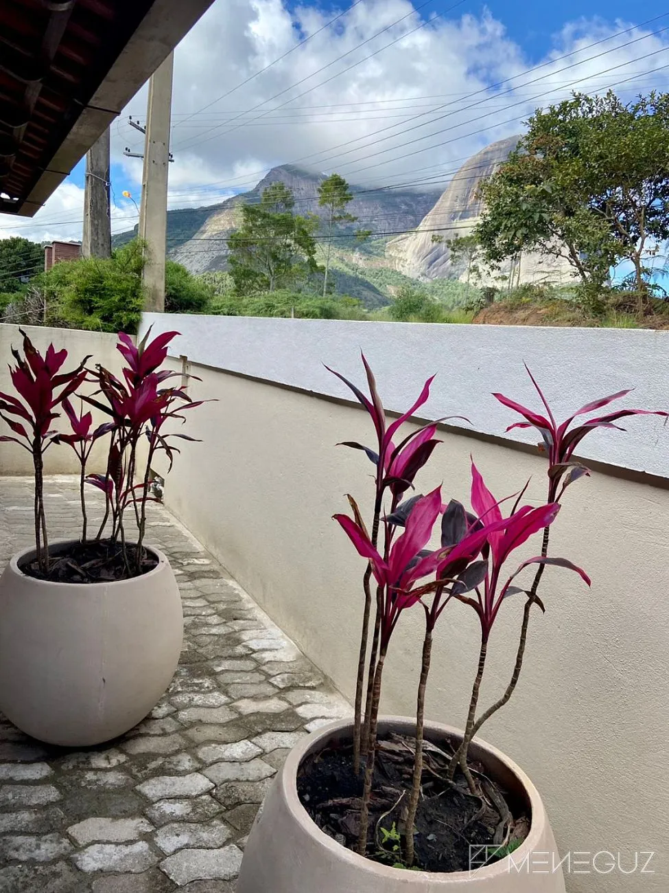 Imagem casa alto padrao em pedra azul